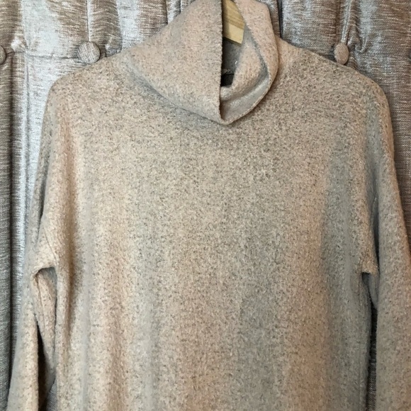 Soft Surroundings Tan Fleece Turtleneck Split Back Sweater Size Extra Small - Picture 5 of 14
